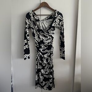 DVF Bentley Faux-wrap Chain Print Dress - EUC